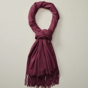 LOVE AND LORE SUPERSOFT SCARF SOLIID BERRY